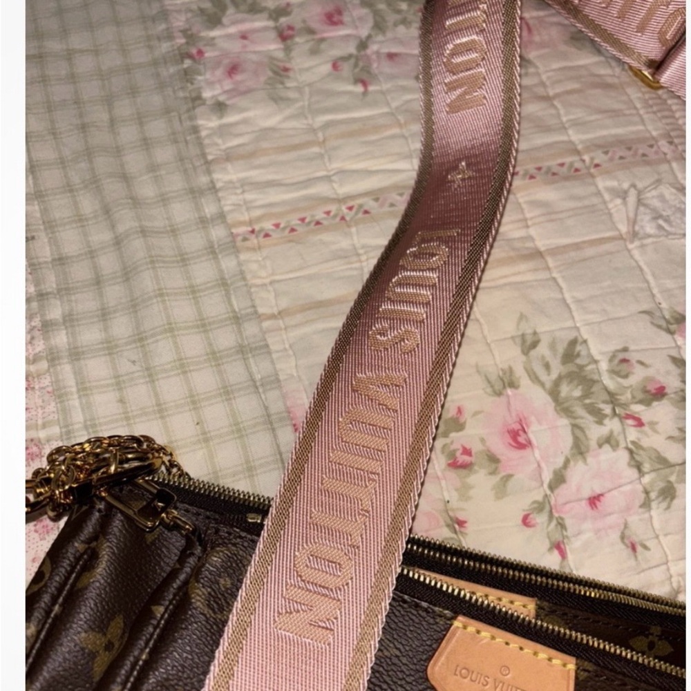 Louis Vuitton Brown and Pink Crossbody Bag with Iconic Monogram - Picture 7 of 10